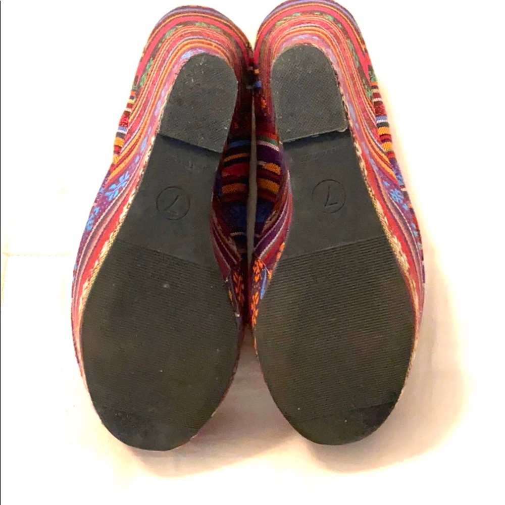 Mossimo Multi Color Aztec Print Wedges - Picture 3 of 3